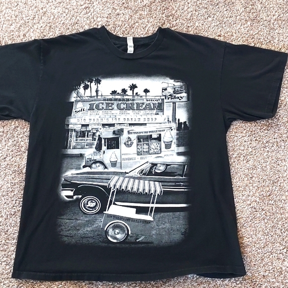 Graphic T-shirt with Lowrider - Picture 1 of 9